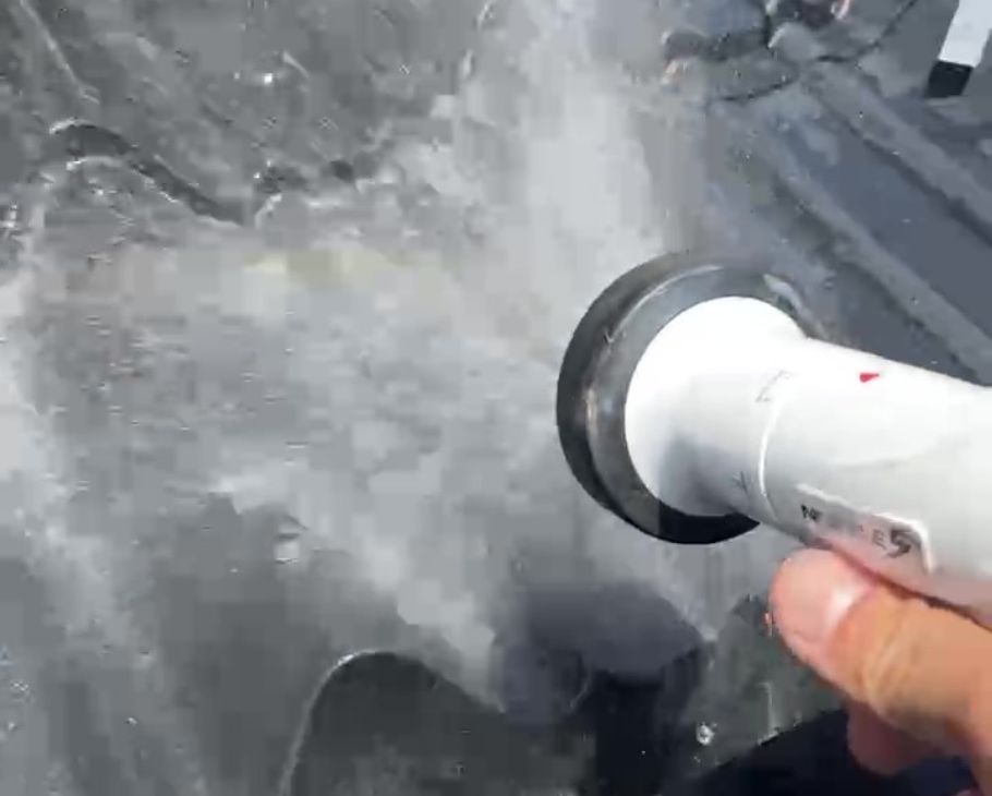 散水テストによる雨漏り調査