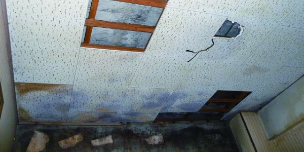 雨漏りを包囲すると建物の劣化が進行